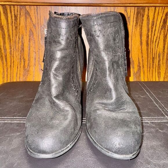 Daisy Fuentes Women's Carolina Zip Up Wedge Heel Black Suede Booties - Size 7 - Picture 5 of 10